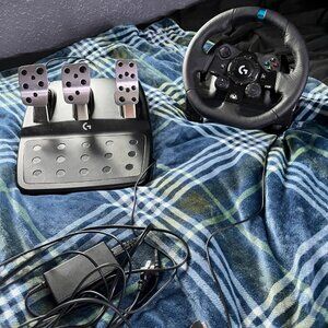 Logitech G923 racing wheel